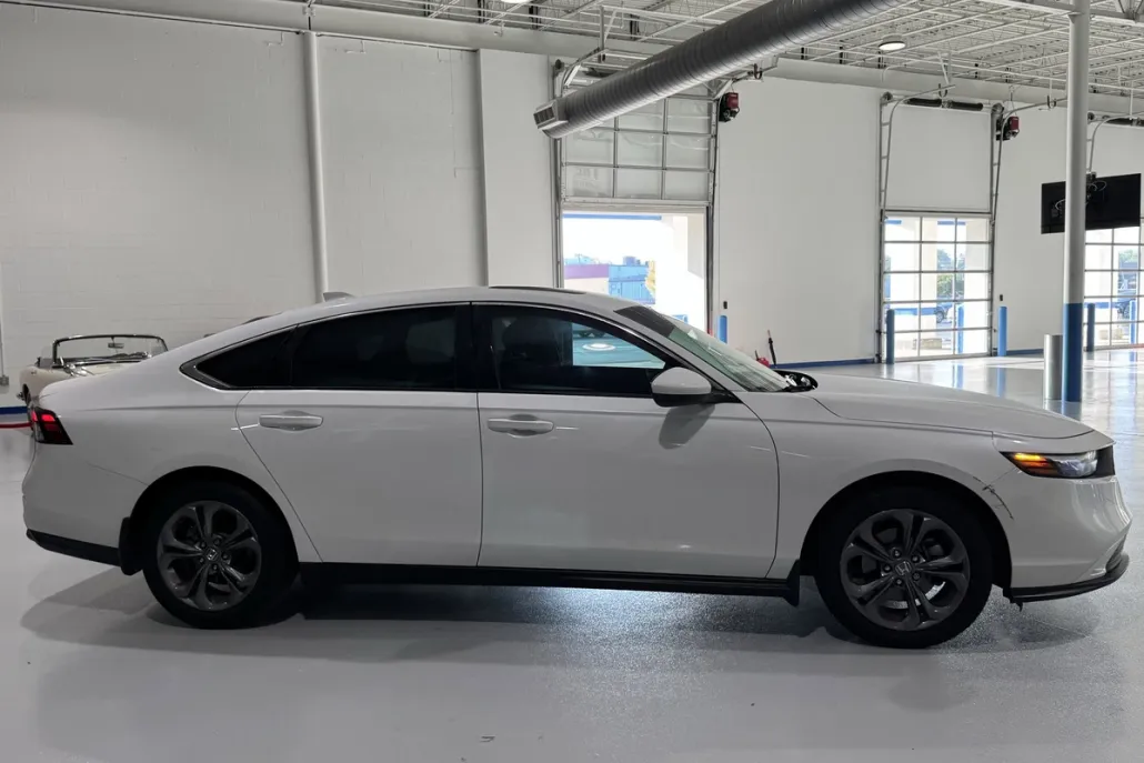 2023 Honda Accord 1.5T photo 1
