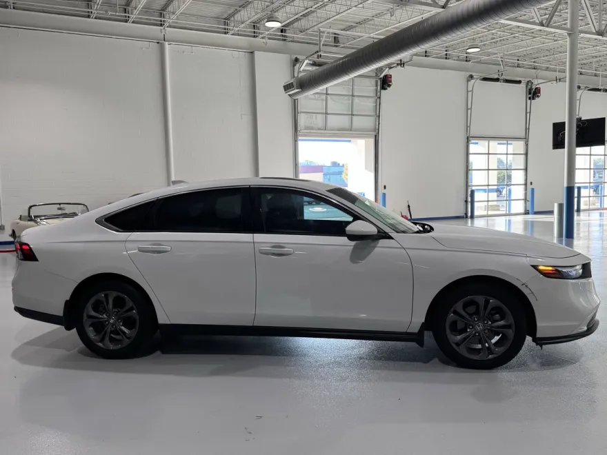 2023 Honda Accord 1.5T photo 1