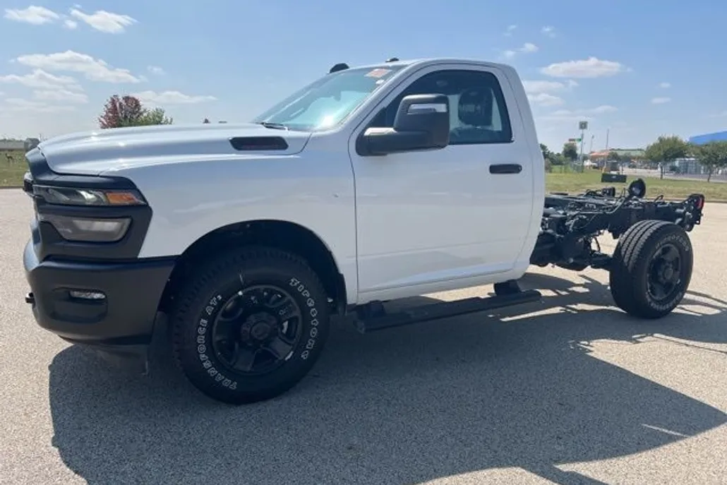 2025 Ram 3500 Tradesman photo 1