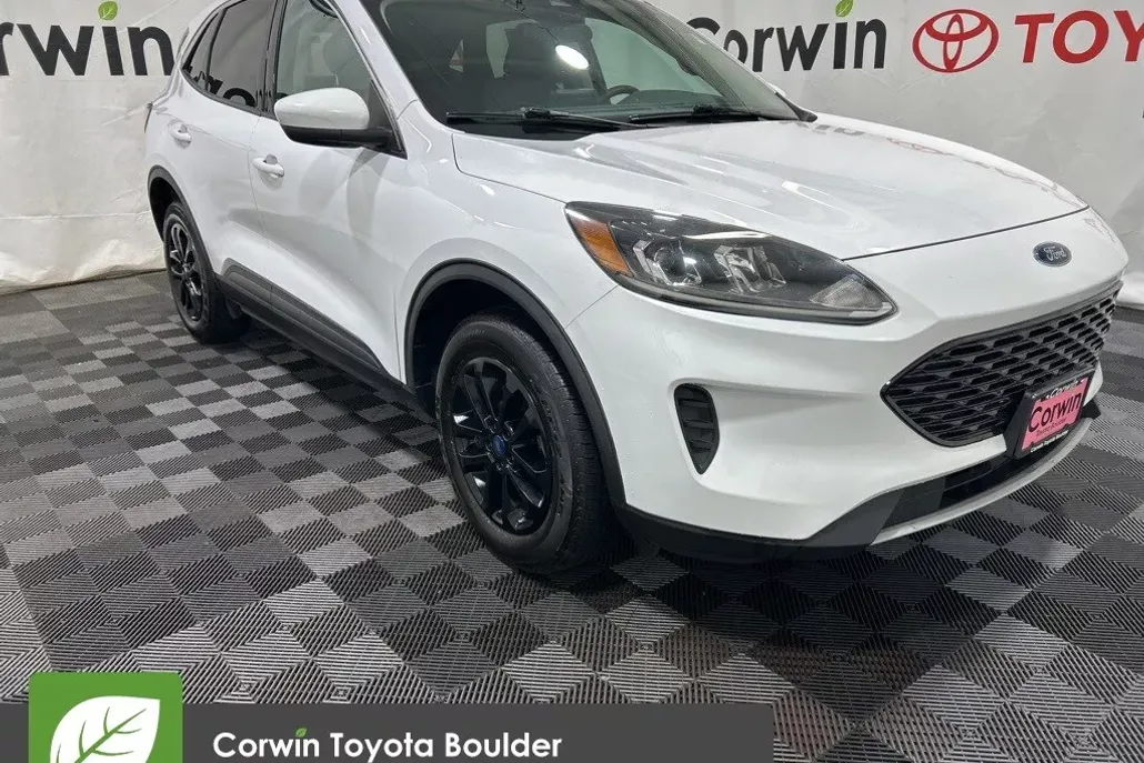 2020 Ford Escape SE photo 1