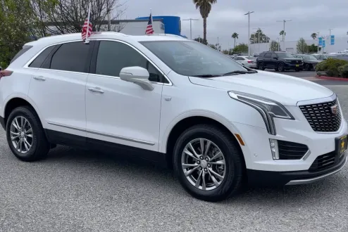 2021 Cadillac XT5 Premium Luxury photo 2