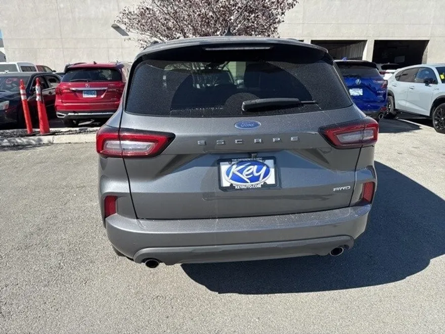 2023 Ford Escape ST-Line photo 1