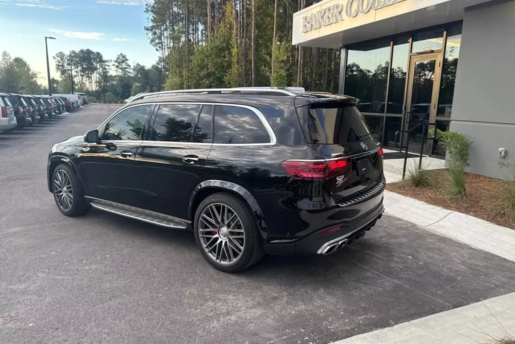 2024 Mercedes Benz GLS AMG 63 photo 1