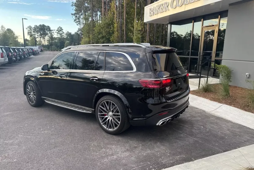 2024 Mercedes Benz GLS AMG 63 photo 1
