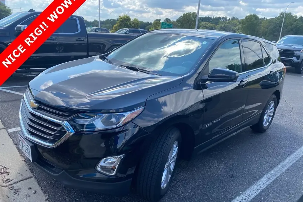2020 Chevrolet Equinox LT photo 1