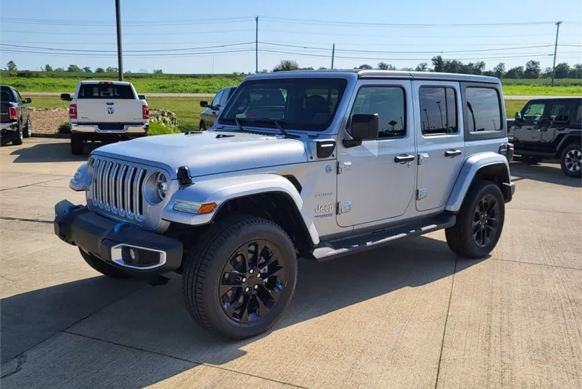 2022 Jeep Wrangler 4xe Unlimited Sahara Sport photo 1