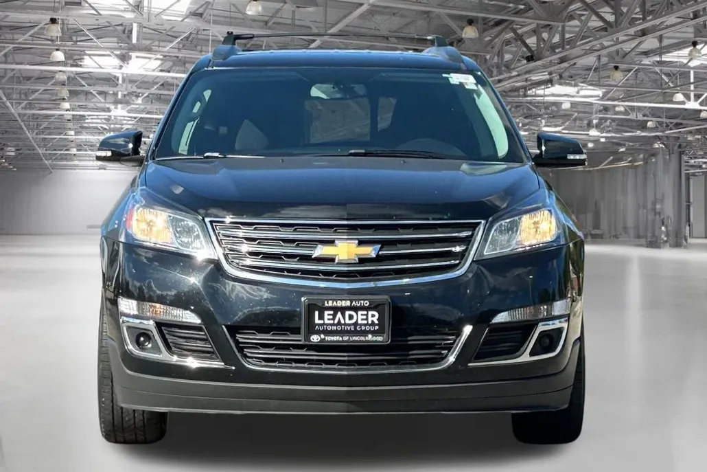 2017 Chevrolet Traverse 1LT photo 1