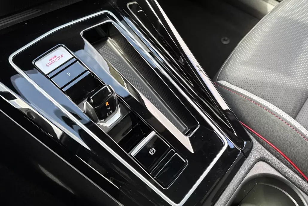 2025 Volkswagen Golf GTI SE photo 1
