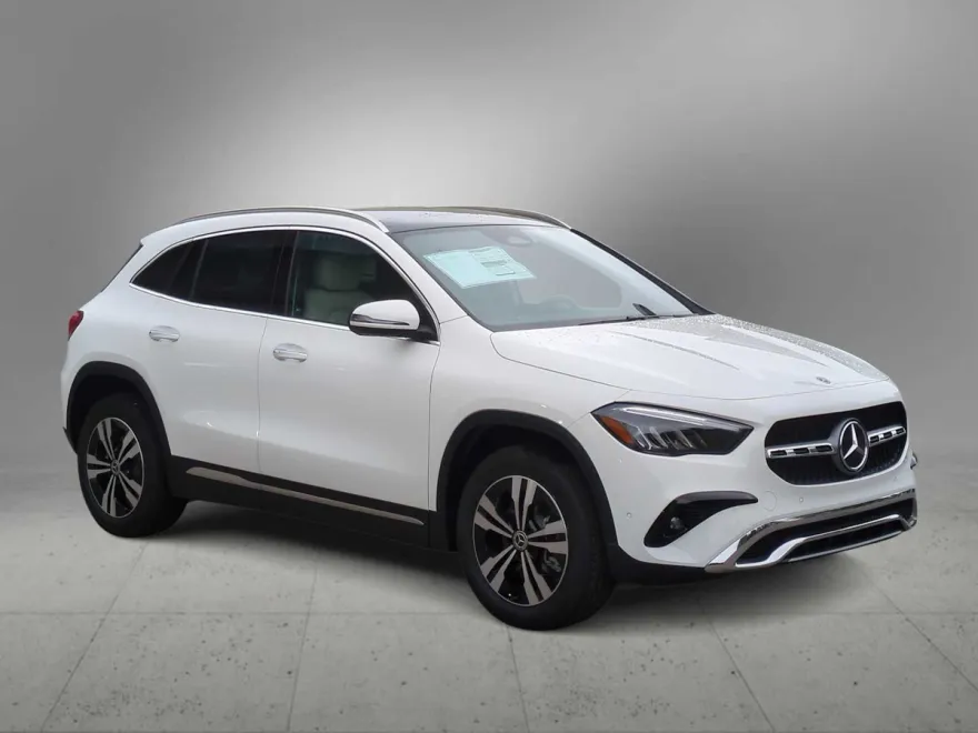 2026 Mercedes Benz GLA 250 4MATIC photo 1