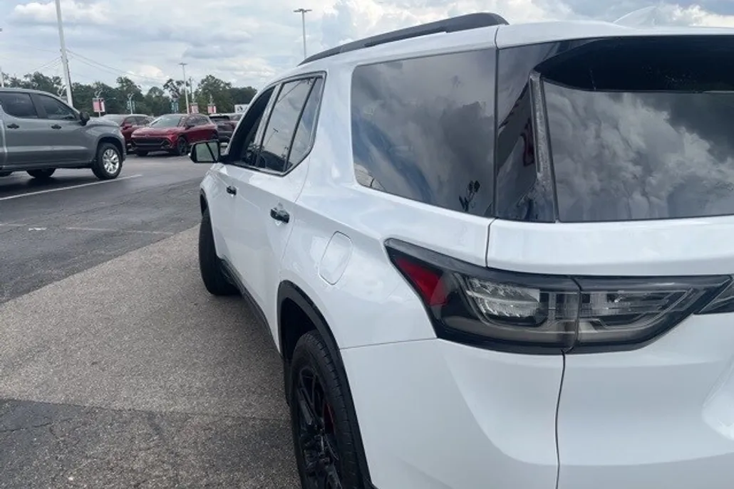 2020 Chevrolet Traverse Premier photo 1