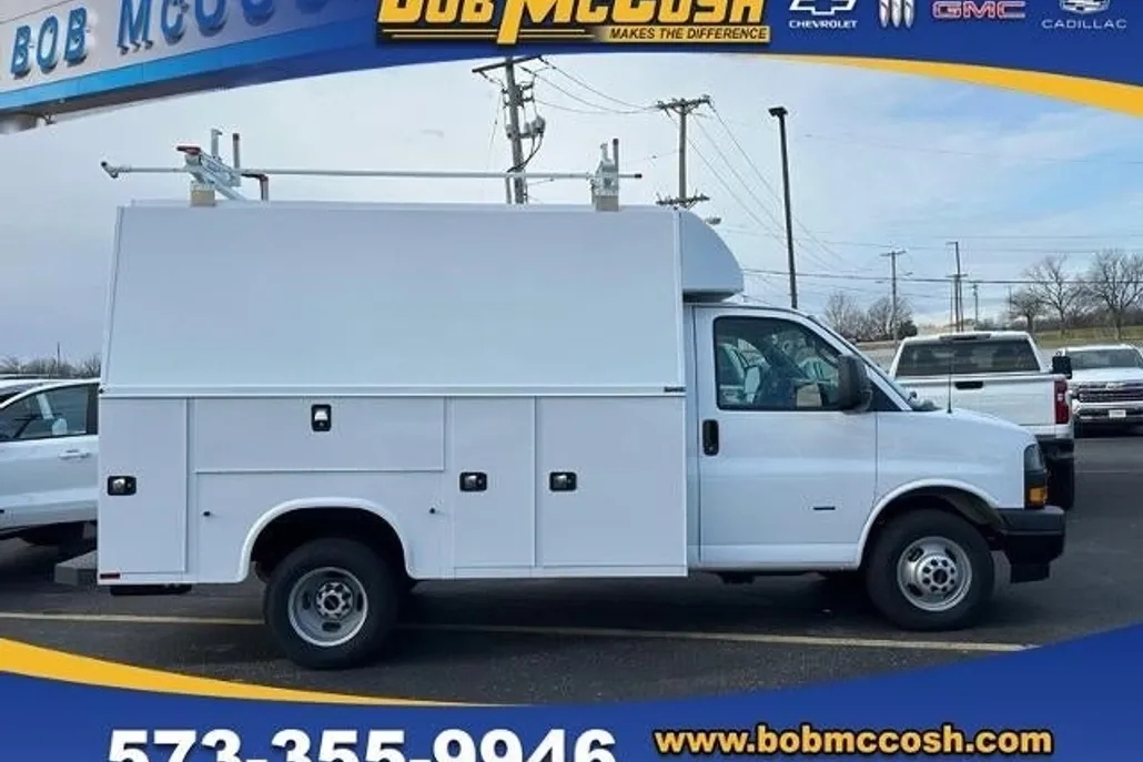 2024 Gmc Savana Cutaway 3500 photo 1