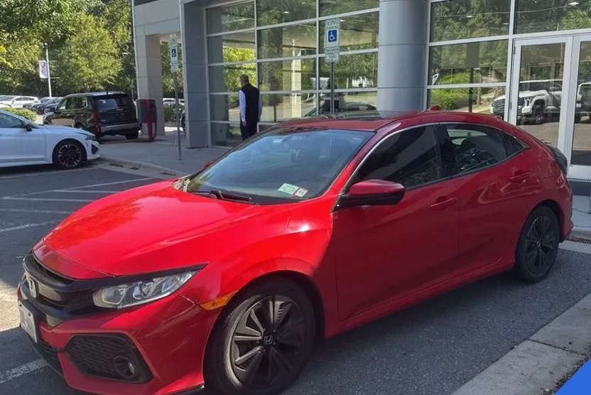 2017 Honda Civic EX Hatchback photo 1