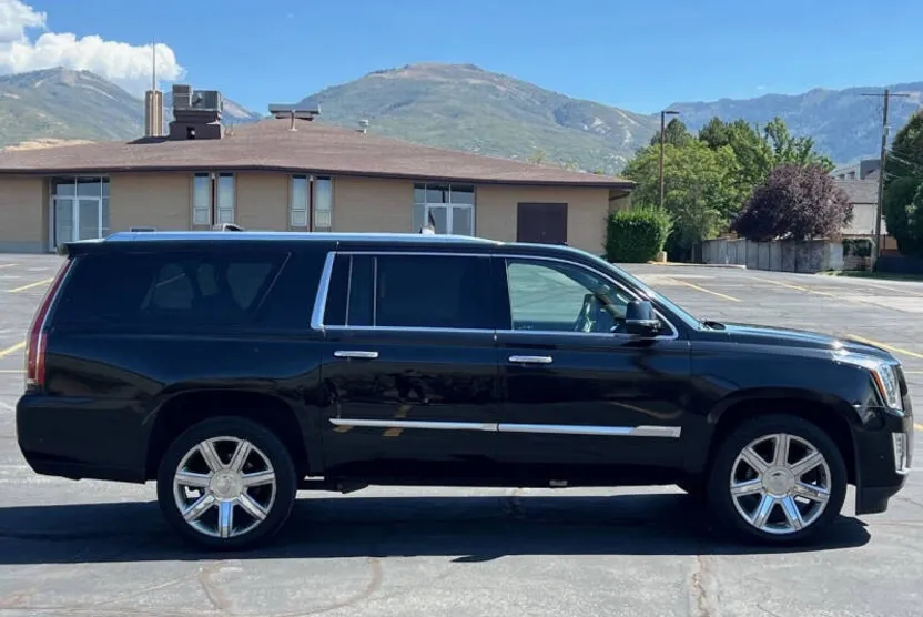 2017 Cadillac Escalade ESV Premium Luxury photo 1