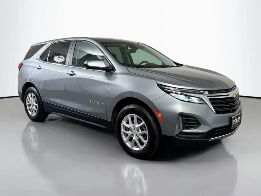 2024 Chevrolet Equinox LT photo 1
