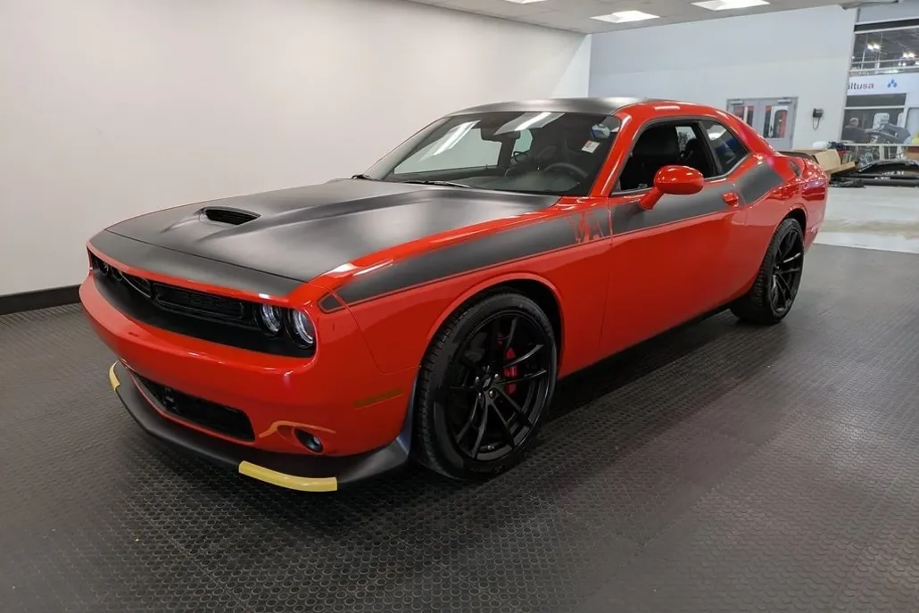 2023 Dodge Challenger R/T photo 1