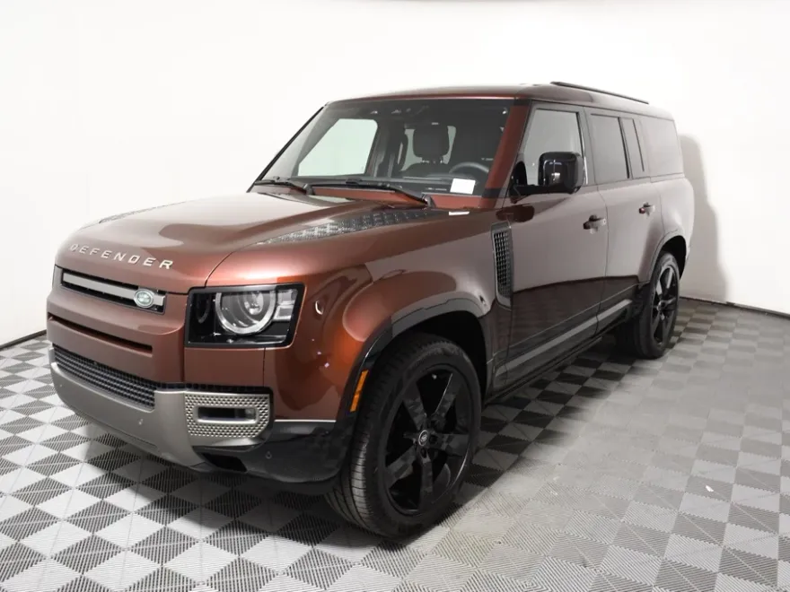 2025 Land Rover Defender 130 X-Dynamic SE photo 1