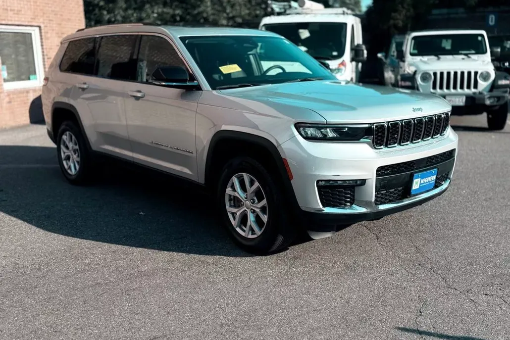 2022 Jeep Grand Cherokee Limited photo 1