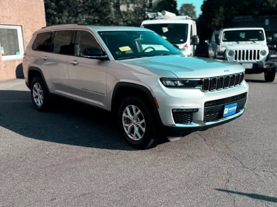 2022 Jeep Grand Cherokee Limited photo 1