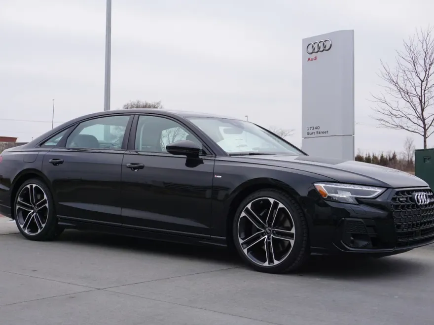 2025 Audi A8 L 55 TFSI Quattro photo 1