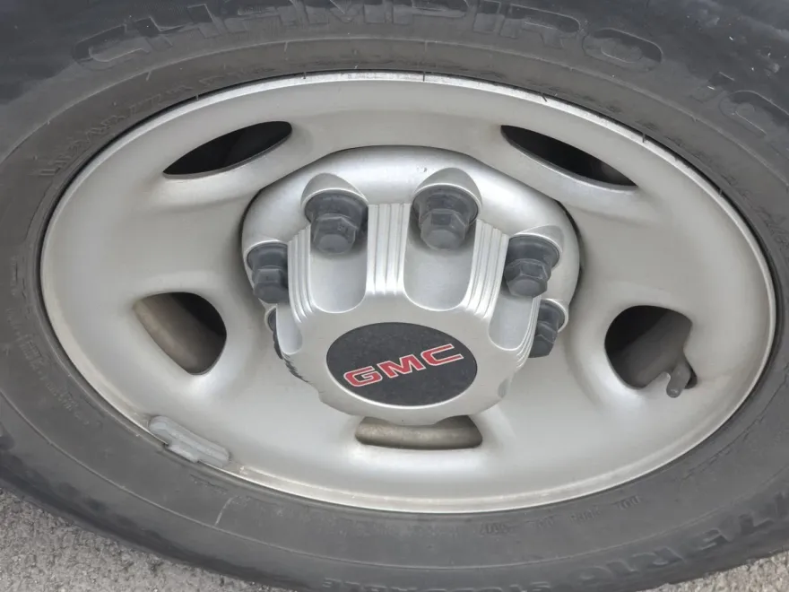 2017 Gmc Savana 2500 Cargo photo 1