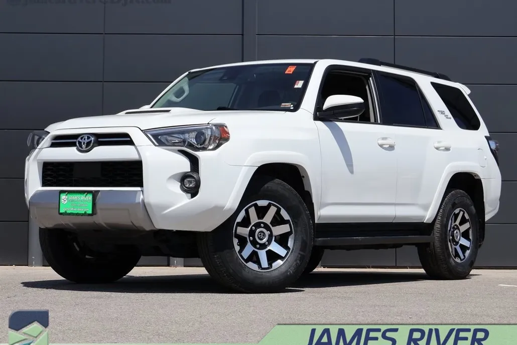 2024 Toyota 4Runner TRD Off-Road photo 1
