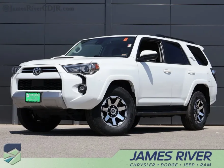 2024 Toyota 4Runner TRD Off-Road photo 1