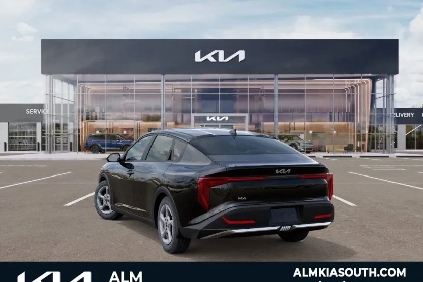 2025 Kia K4 LXS photo 1