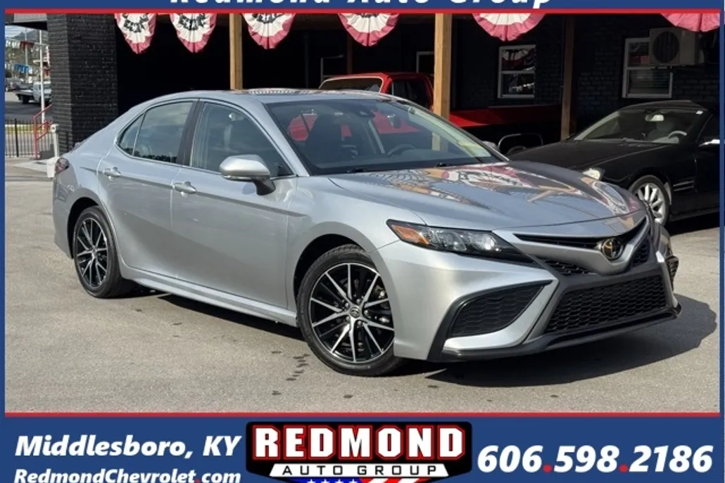2023 Toyota Camry SE photo 1