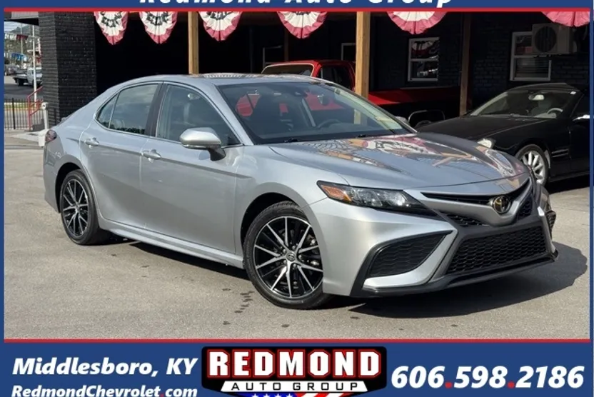 2023 Toyota Camry SE photo 1