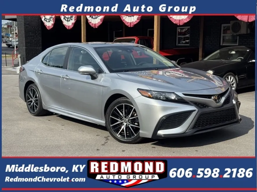2023 Toyota Camry SE photo 1