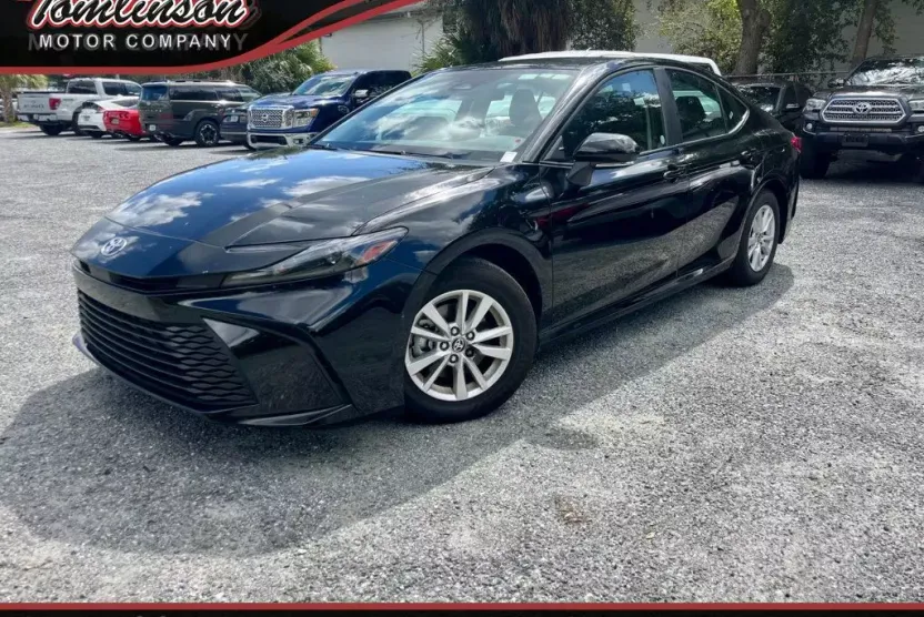 2025 Toyota Camry LE photo 1