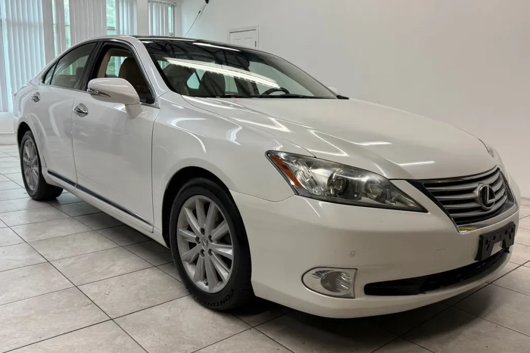 2011 Lexus ES 350 photo 1