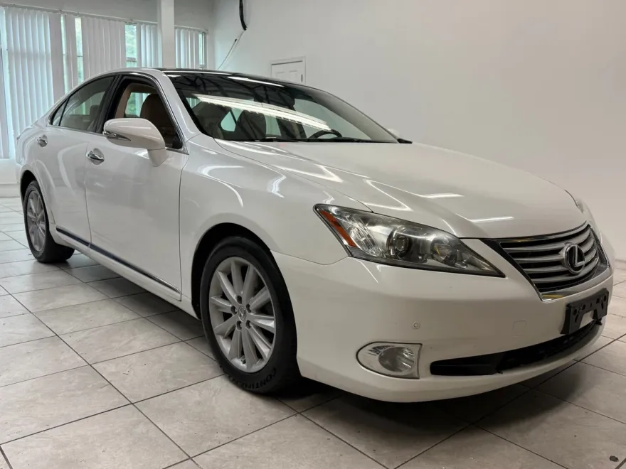 2011 Lexus ES 350 photo 1