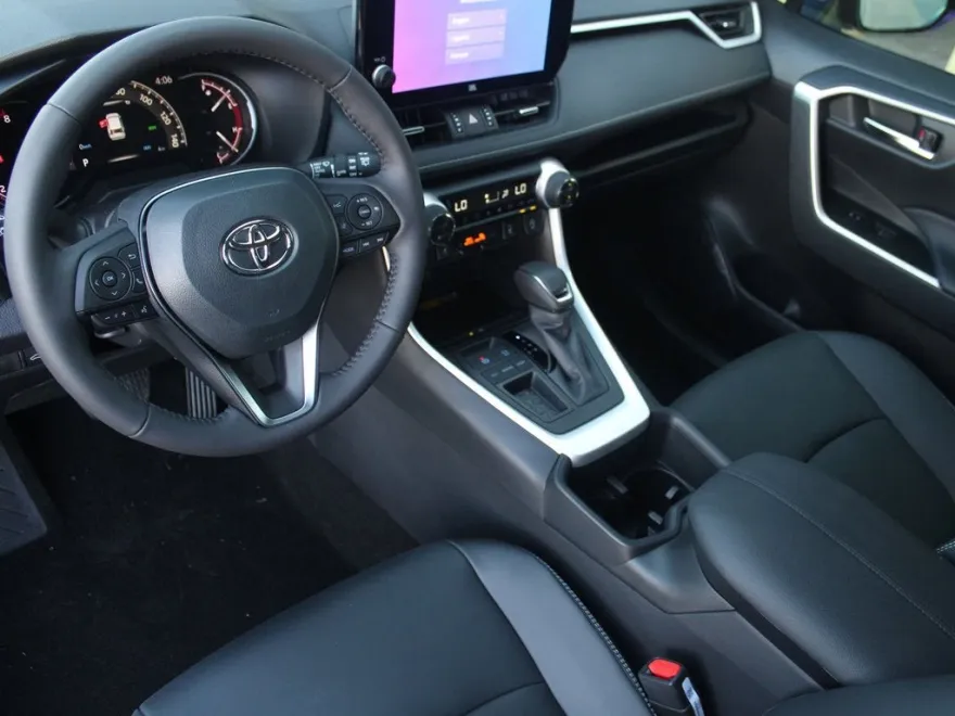 2025 Toyota RAV4 XLE Premium photo 1
