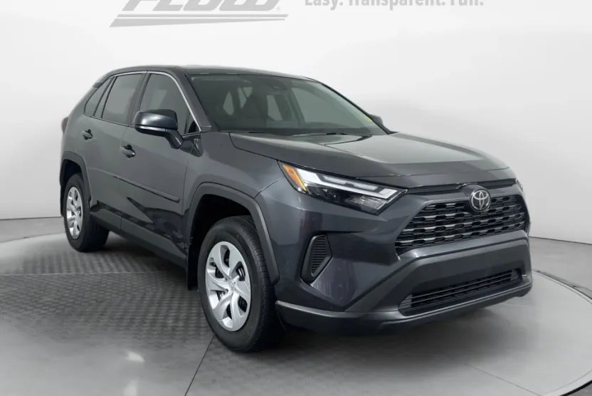 2024 Toyota RAV4 LE photo 1