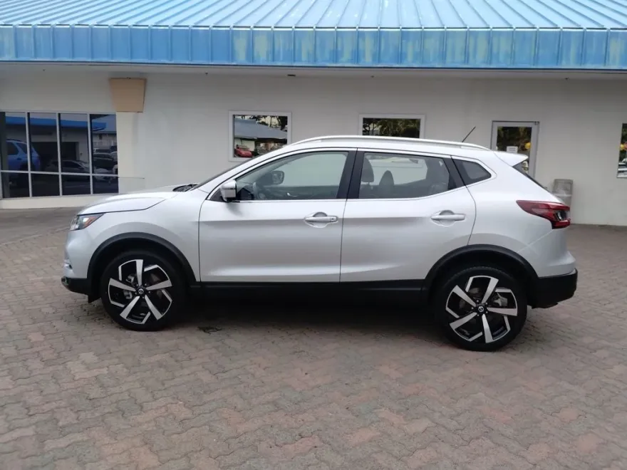 2021 Nissan Rogue Sport SL photo 1