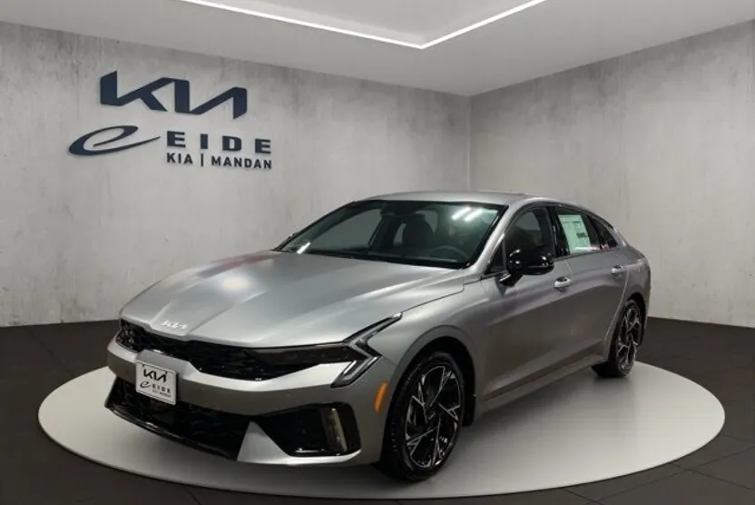 2026 Kia K5 GT-Line photo 1