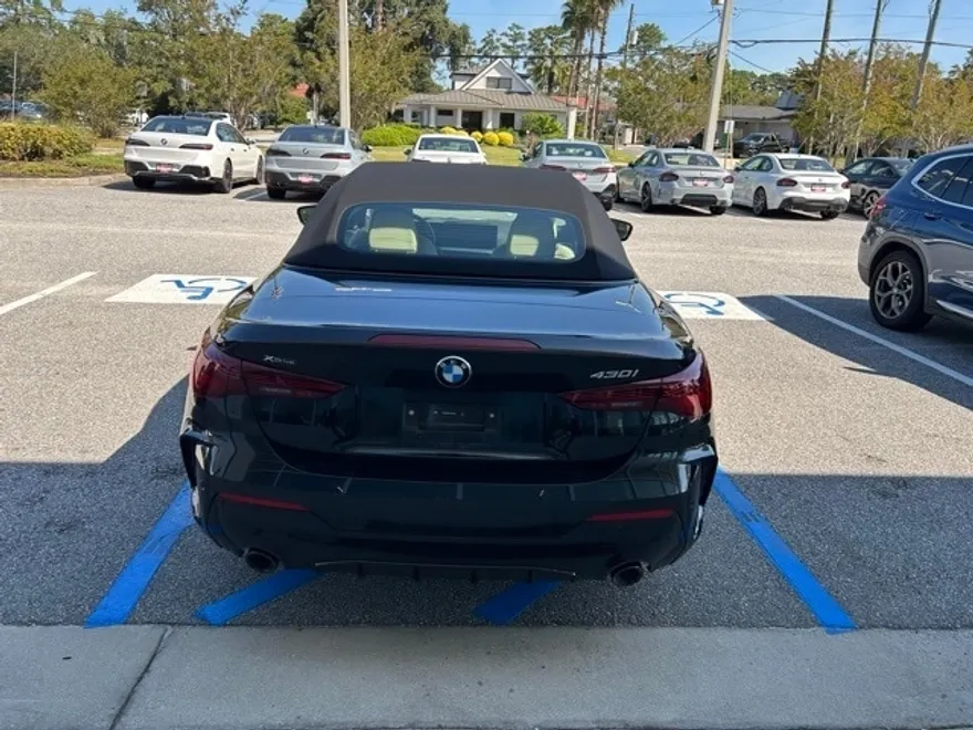 2025 Bmw 430i xDrive Convertible photo 1