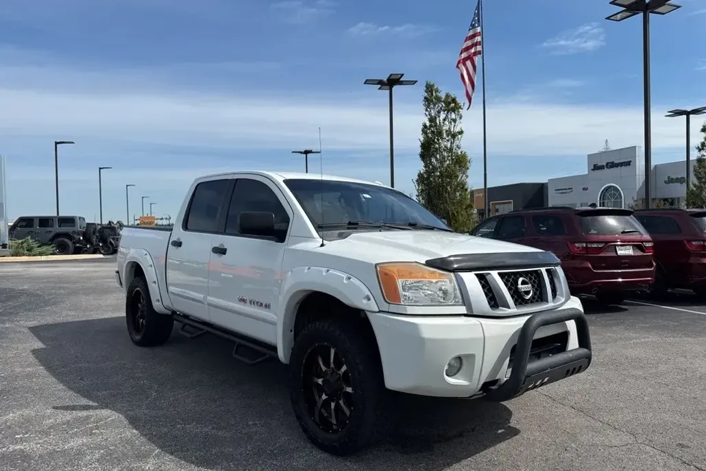2015 Nissan Titan PRO-4X photo 1