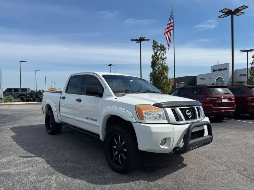 2015 Nissan Titan PRO-4X photo 1