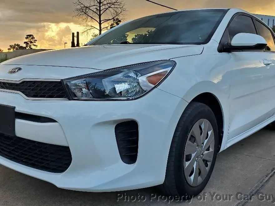 2020 Kia Rio LX photo 1