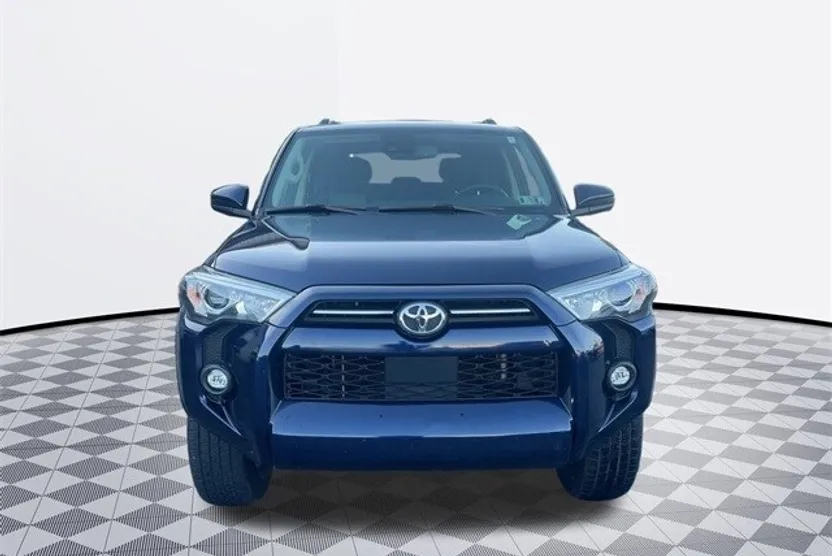 2022 Toyota 4Runner SR5 photo 1
