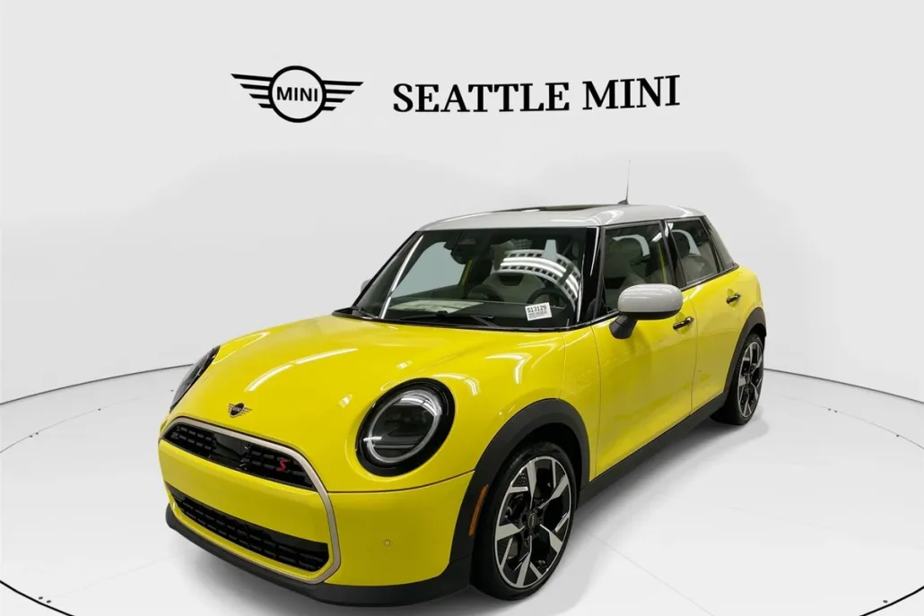 2025 Mini Cooper 4 Door Hardtop Signature photo 1