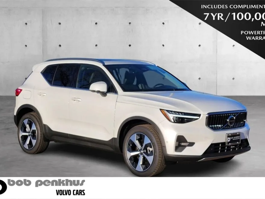 2025 Volvo XC40 Plus photo 1