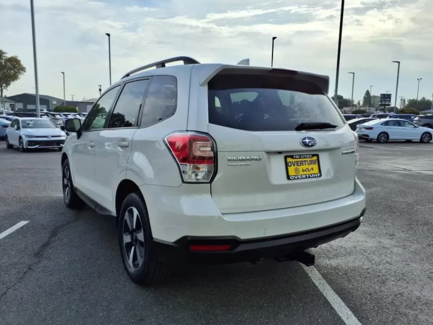 2018 Subaru Forester 2.5i Premium photo 1