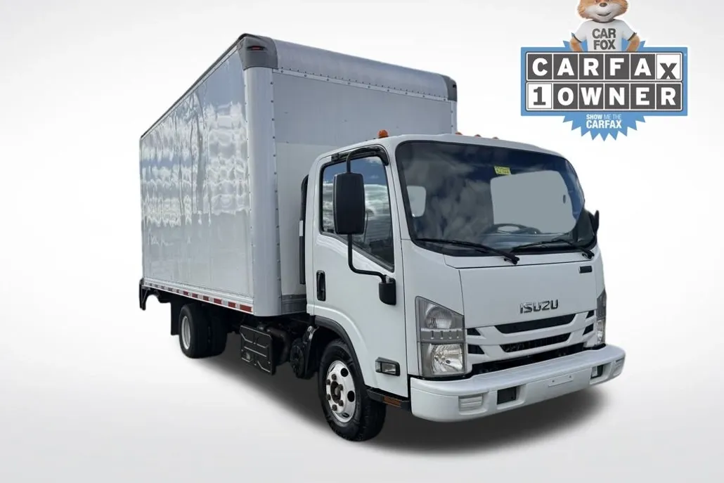 2018 Isuzu NPR photo 1