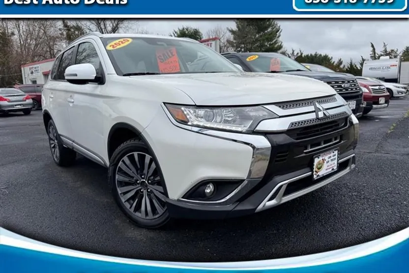 2020 Mitsubishi Outlander SE photo 1
