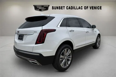 2025 Cadillac XT5 Premium Luxury photo 3