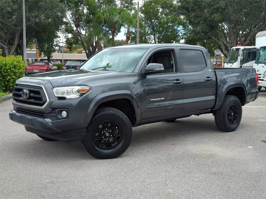 2022 Toyota Tacoma SR5 Double Cab V6 photo 1