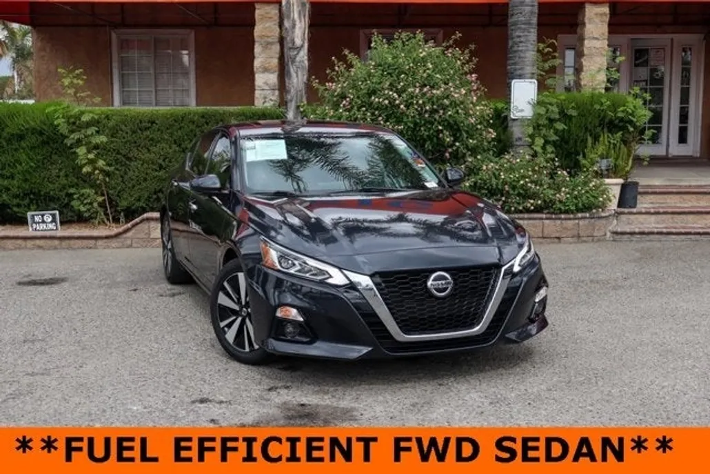 2020 Nissan Altima 2.5 SV photo 1